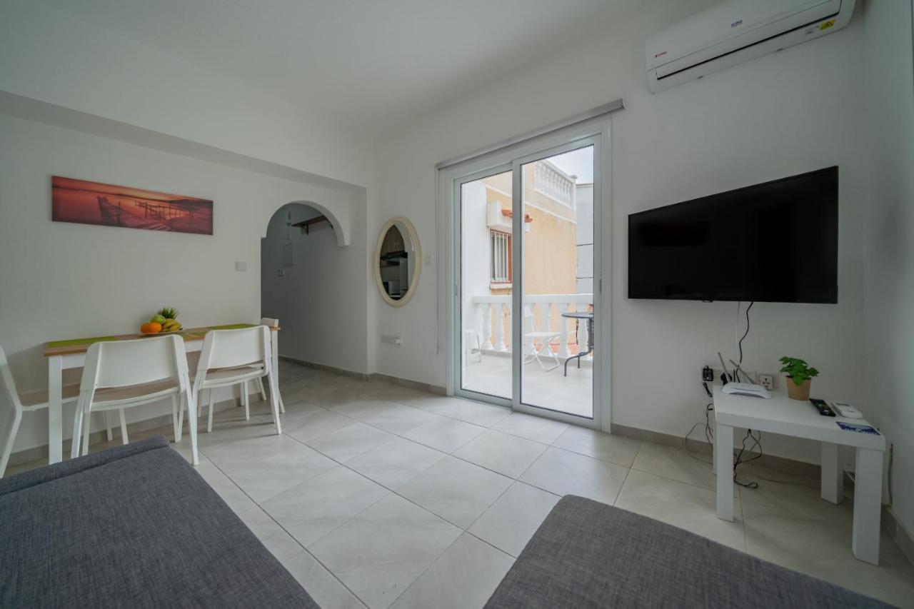 لارنكا Home Of Comfort Mackenzie المظهر الخارجي الصورة
